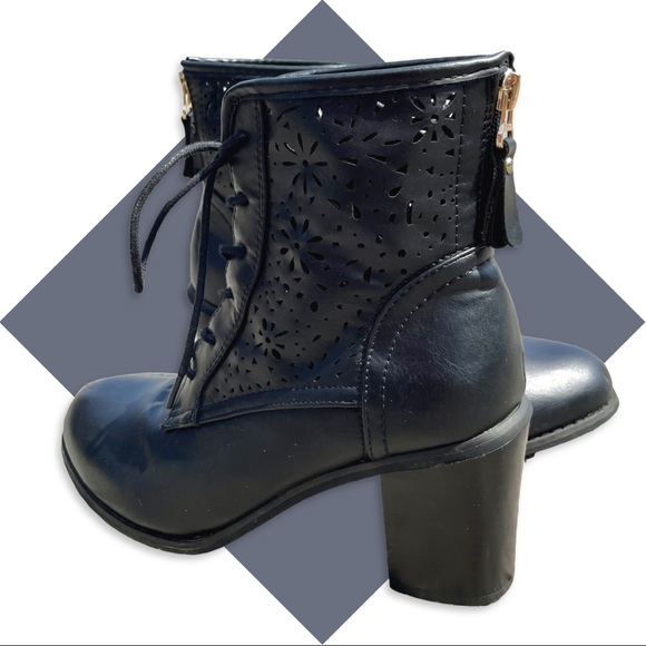 Forever Spring Booties - Picture 2 of 7